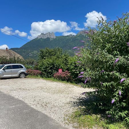 Rare 2 Bedroom With Private Beach On Lake Annecy Doussard Extérieur photo